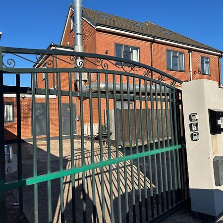 Cosy 3 Bed Apartment Near Birmingham Airport & Nec Perfect For Groups & Contractors! Zewnętrze zdjęcie